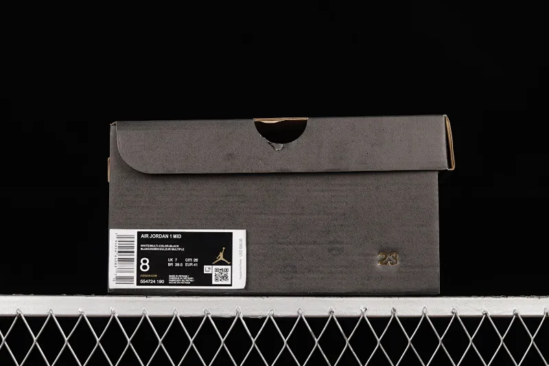 All categories Air Jordan Jordan series basketball shoes Air Jordan 1 Mid Air Jordan 1 Mid AJ1 Joe 1 Platinum Panda mid-top basketball shoes 554724-190